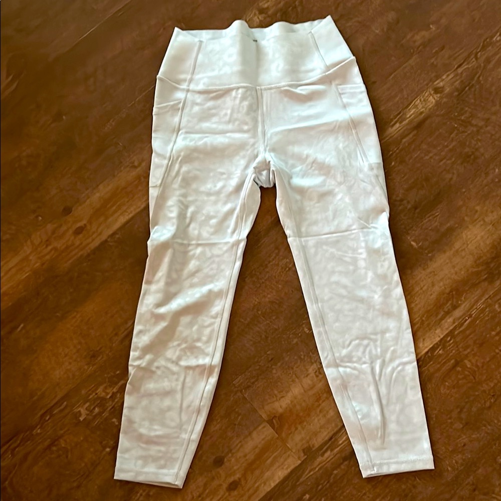GAP Fit Sculpt Revolution Capri Leggings